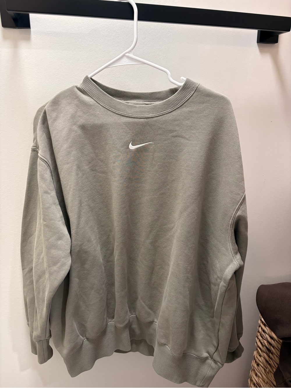 Nike Women’s Crewneck Sweatshirt in Sage Green